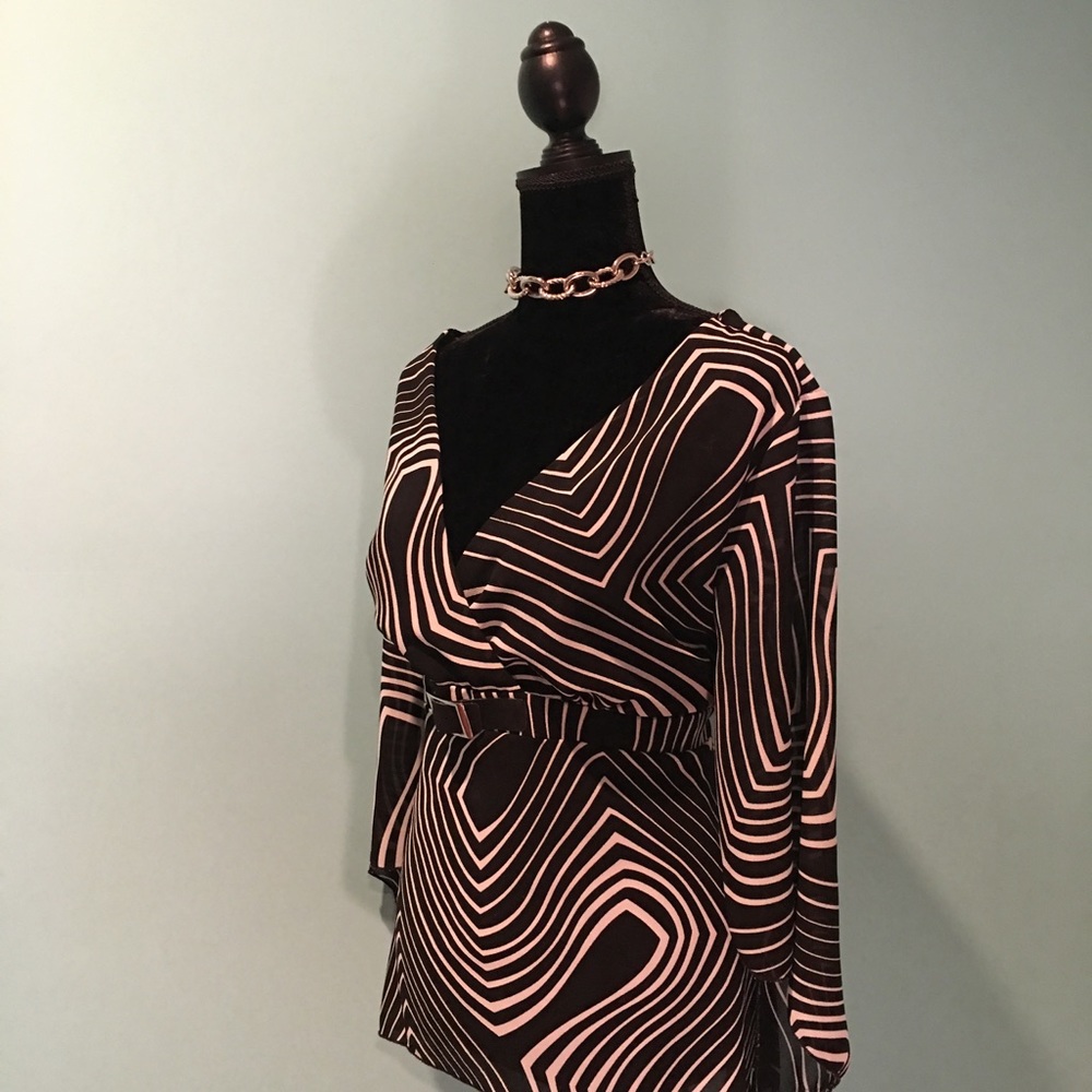 Caren Sport Black print blouse. - Picture 2 of 3